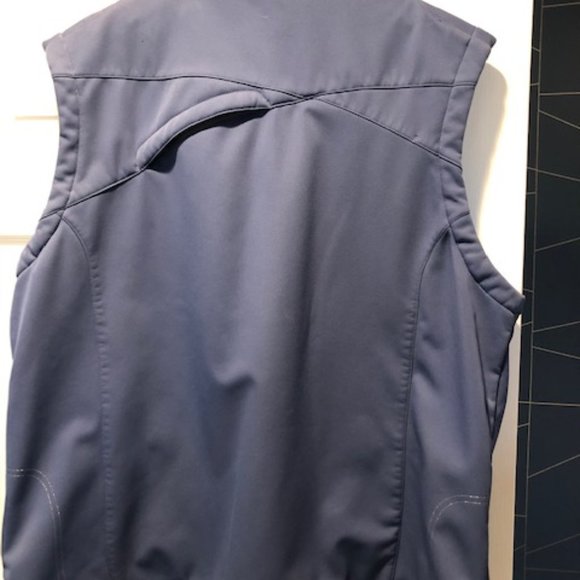 Vest - Picture 3 of 4